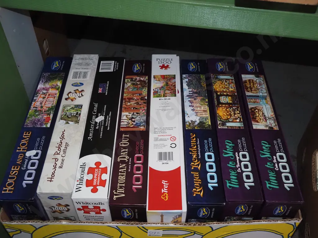 box of jigsaw puzzles Image 1++