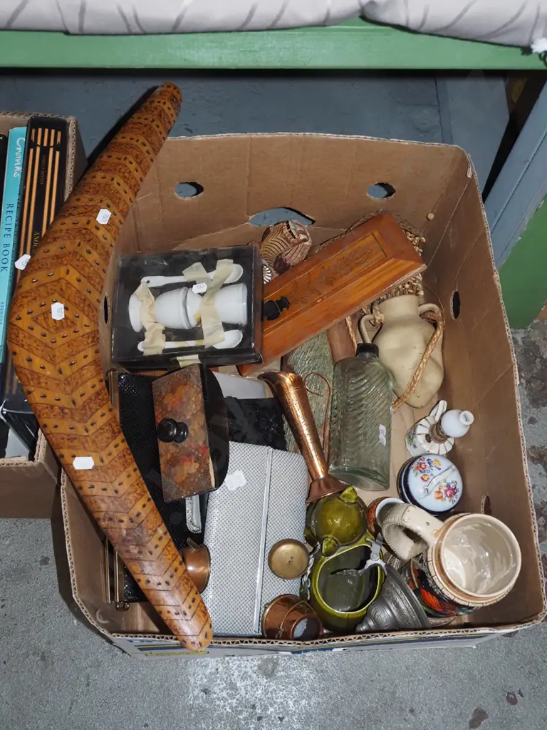 box; boomerang, vases, gin bottle, clutch purse etc Image 1++
