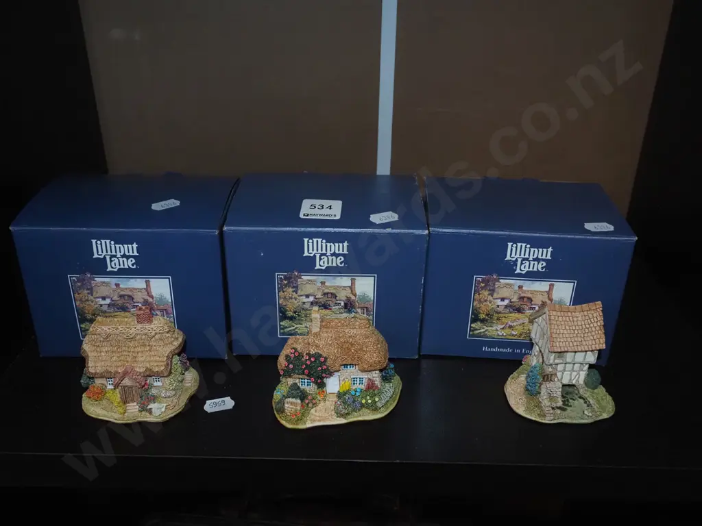 3x boxed Lilliput Lane cottages H65 Image 1++