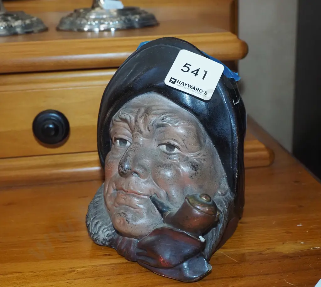figural piggy bank - needs repairs Image 1++