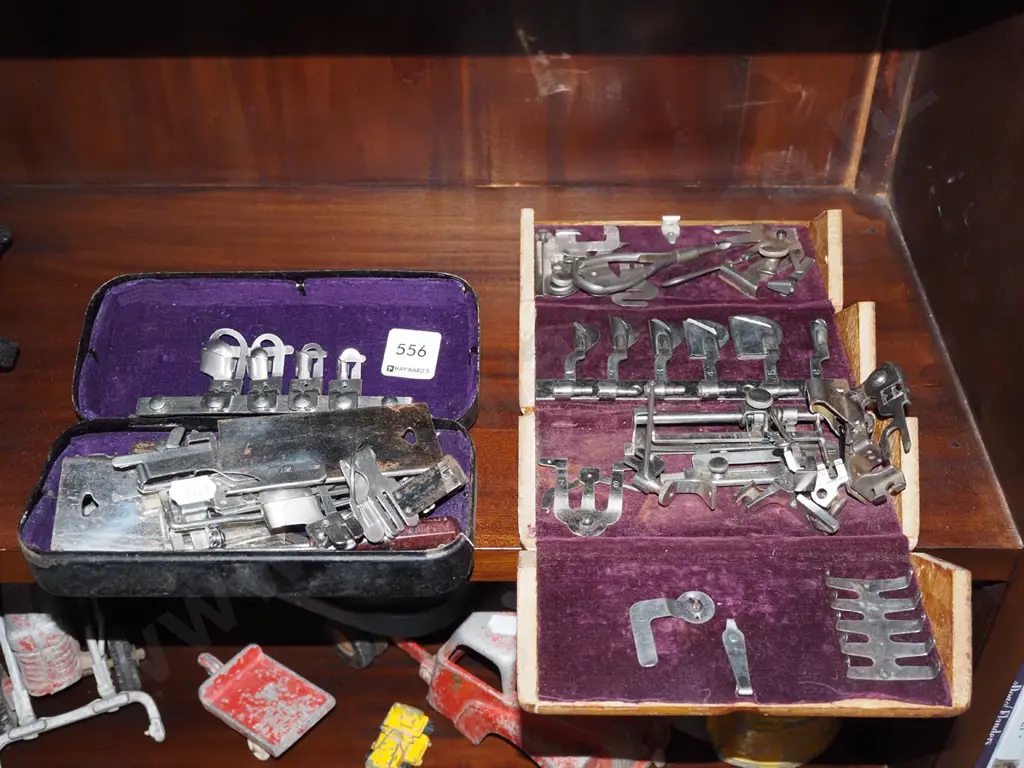 2x sewing machine button holers etc Image 1++