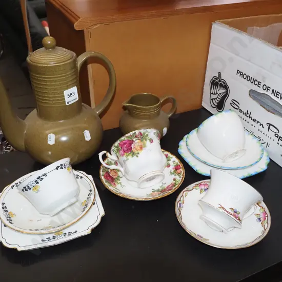 Myott tea pot and creamer, 2x trios etc