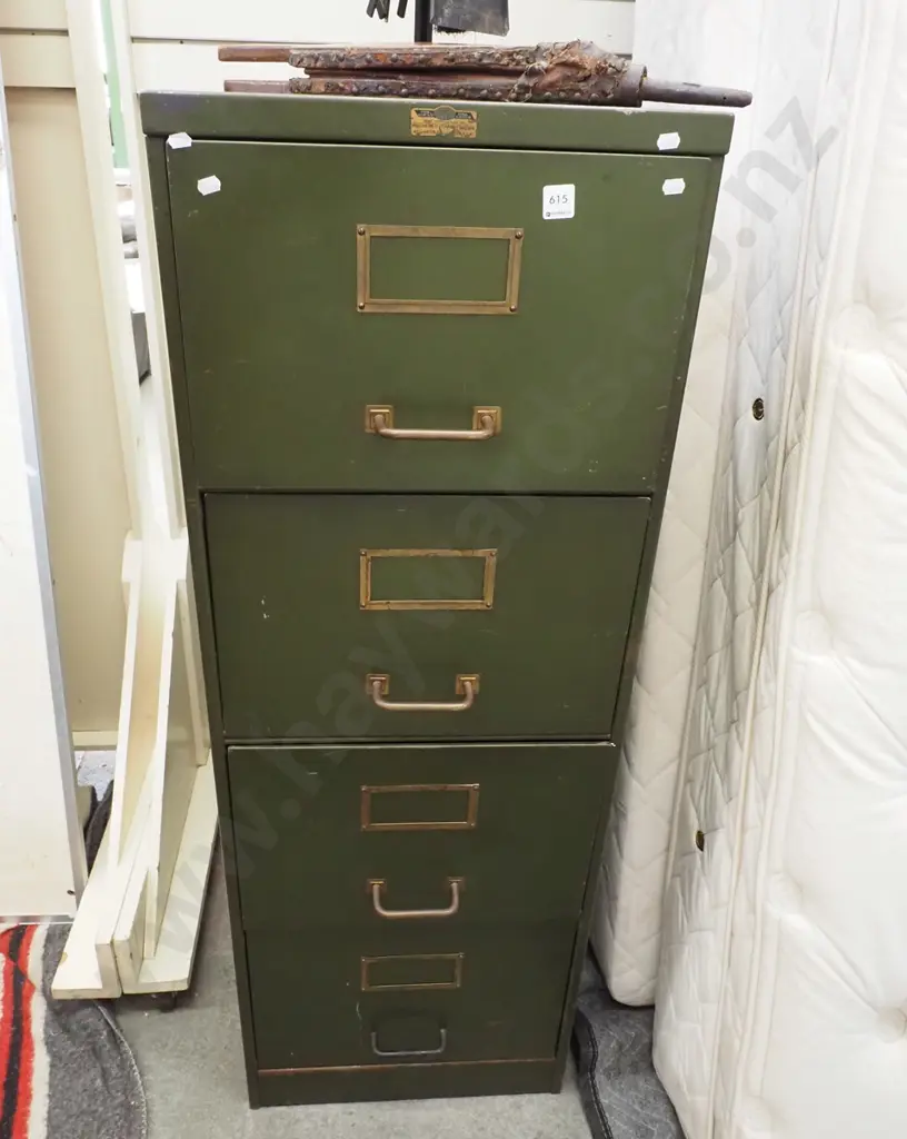 vintage filing cabinet H1340 W460 D700 Image 1++
