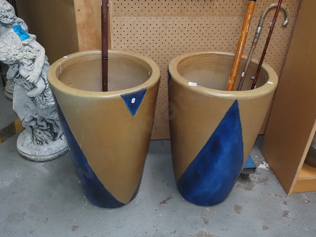 pair of tall glazed garden planters H600 Diam390 Image 1++