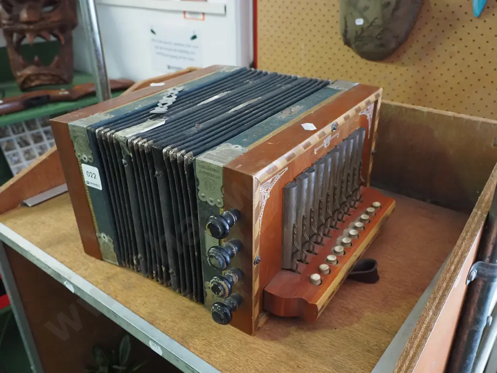 vintage Ludwig button accordion Image 1++