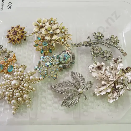 tray of costume jewellery