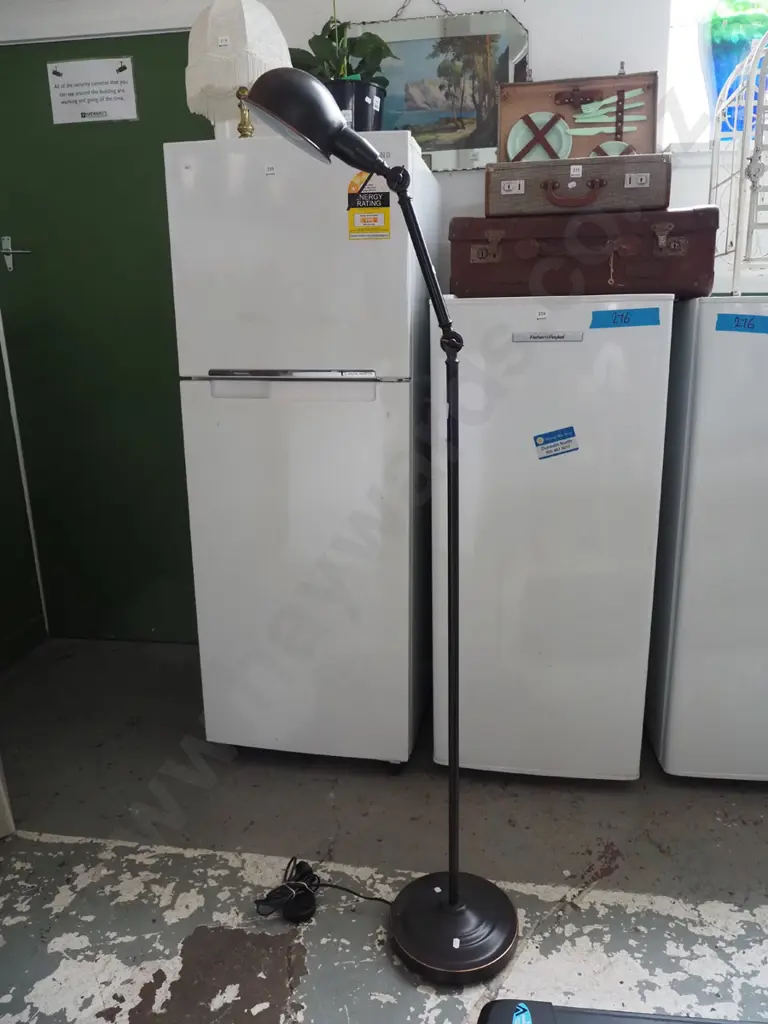 adjustable standard lamp Image 1++