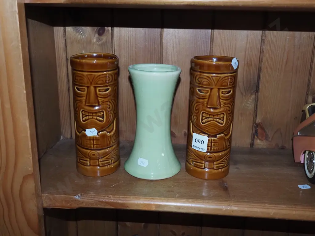 DHS vase, 2x Hawaiian vases Image 1++