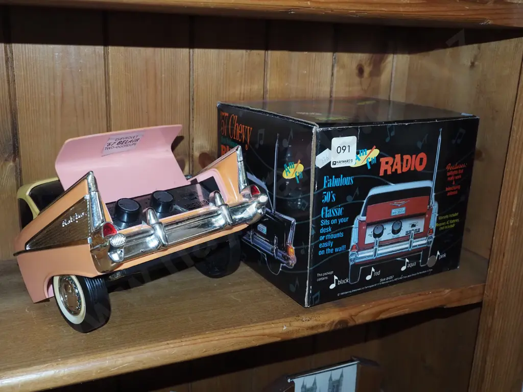 boxed Fabulous 50s classic car radio Image 1++