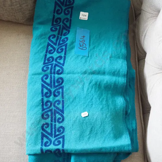 AirNZ cabin blanket - wear