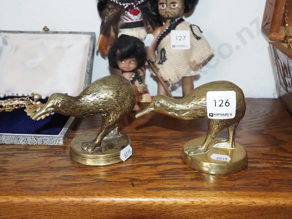 2x brass kiwis H70 Image 1++