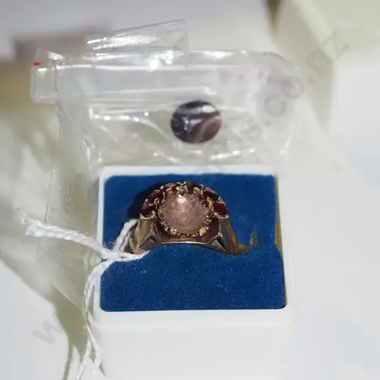 2x 9ct rings - one is missing stone