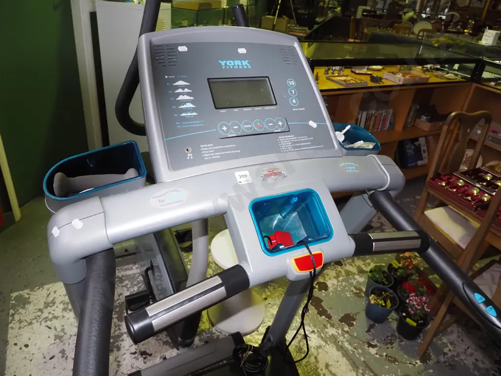 York Fitness treadmill Image 1++