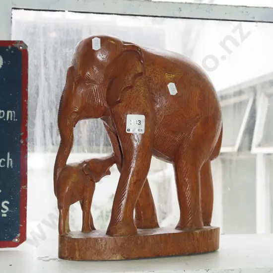 wooden elephant figurines (no tusks) H310