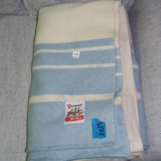 Roslyn Mills Tasman woollen blanket