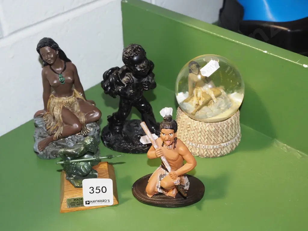 figurines, Pania on the Reef snow globe Image 1++