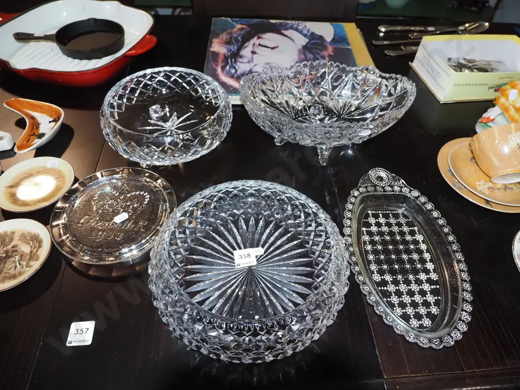 footed crystal bowls, bow, 2x plates Image 1++