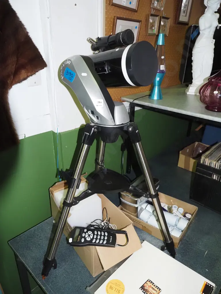 Skywatcher astronomical telescope, box of accessories Image 1++