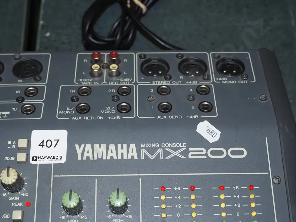 Yamaha MX200 16 chanel mixing console - 1 fader missing - As Is No Returns Image 1++