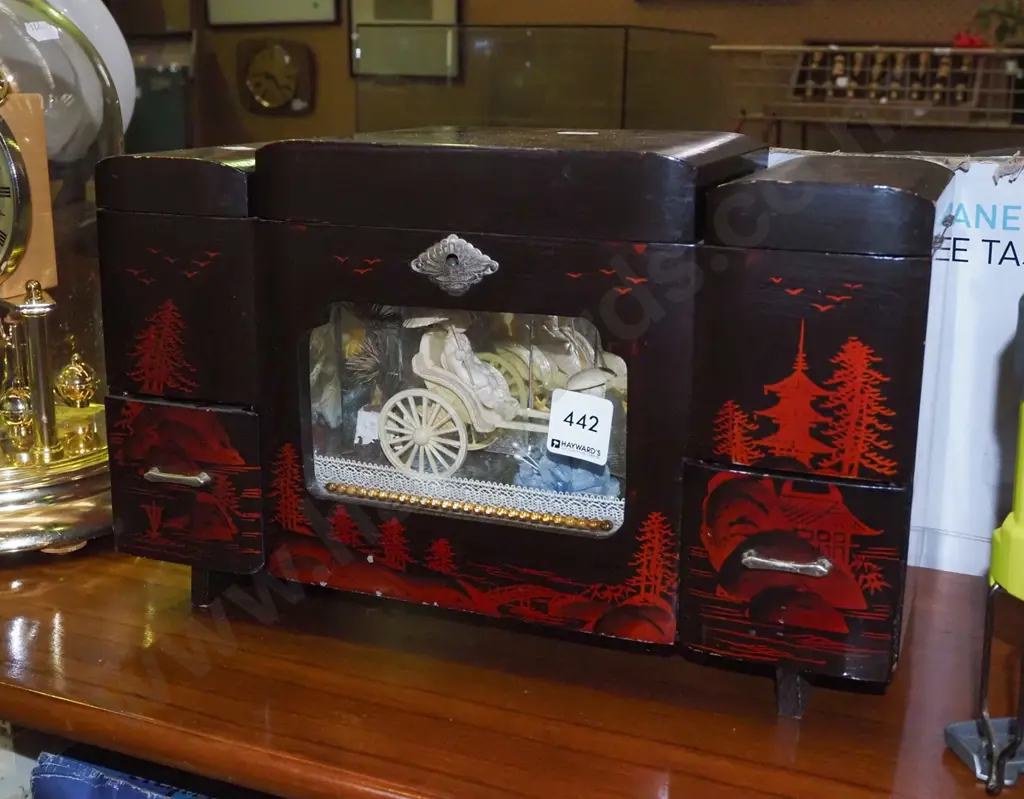 lacquer Japanese musical box H210 Image 1++