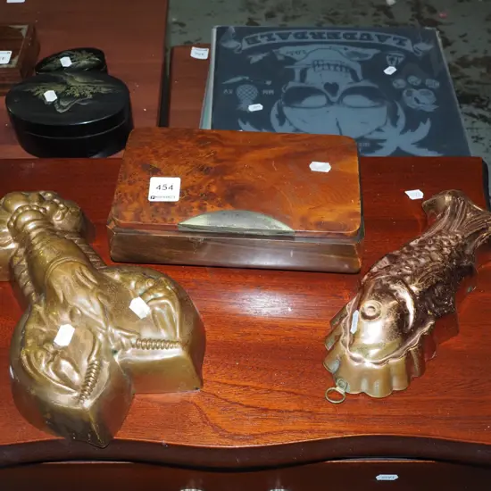 burr wood cigarette case, 2x pressed metal chef's moulds