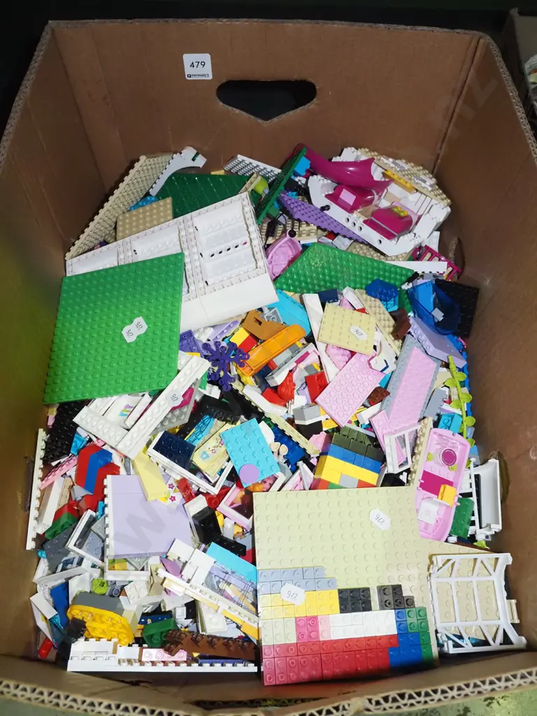 box of Lego Image 1++