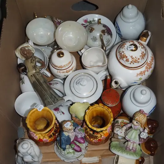 box; teapots, cups, lidded cansiters etc