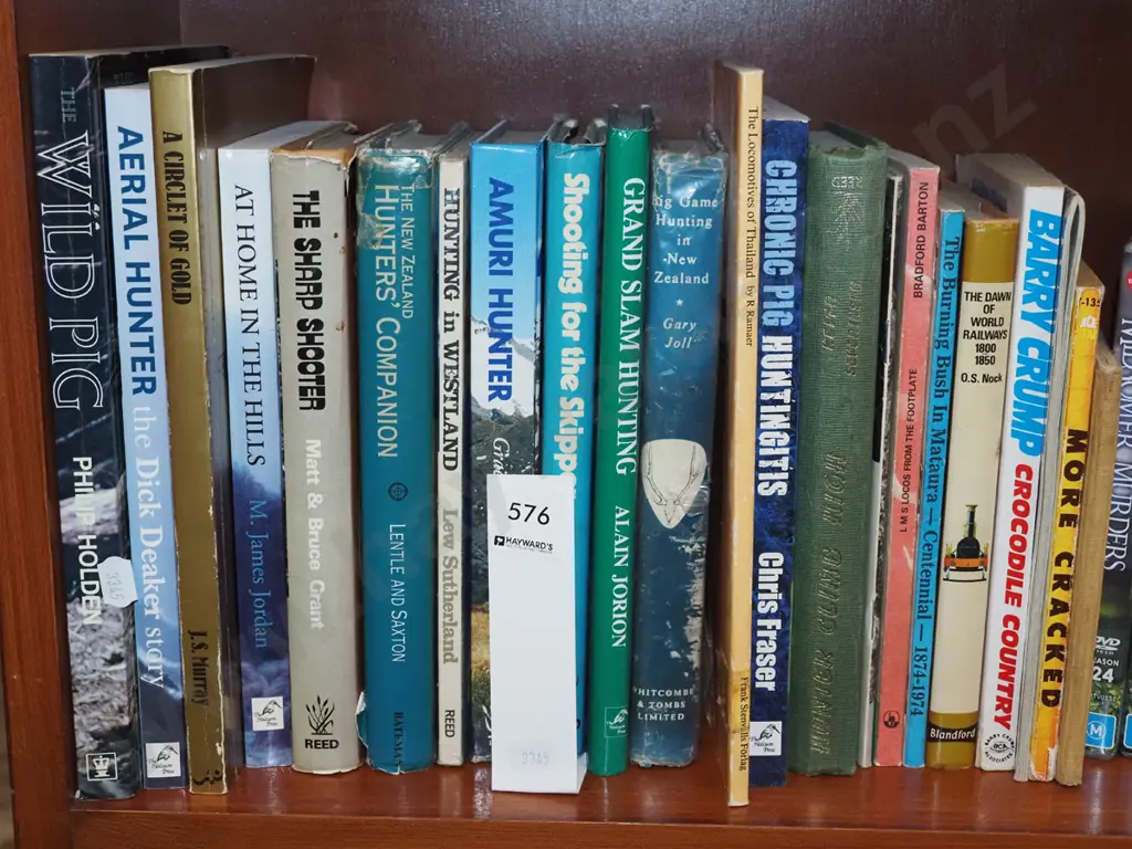 NZ hunting  and  other books Image 1++