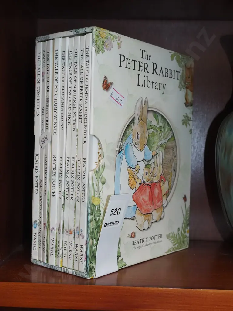 Beatrix Potter cased book set Image 1++