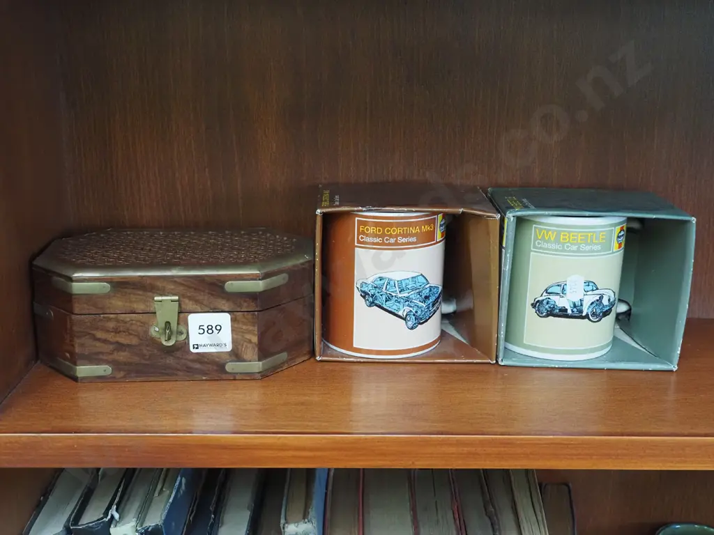 2x car themed mugs, lidded hardwood and brass trinket box Image 1++