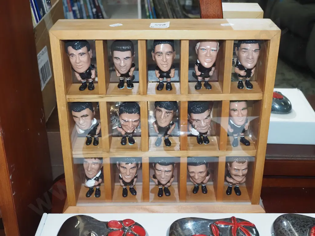 All Blacks figurines in wood and glass display case Image 1++