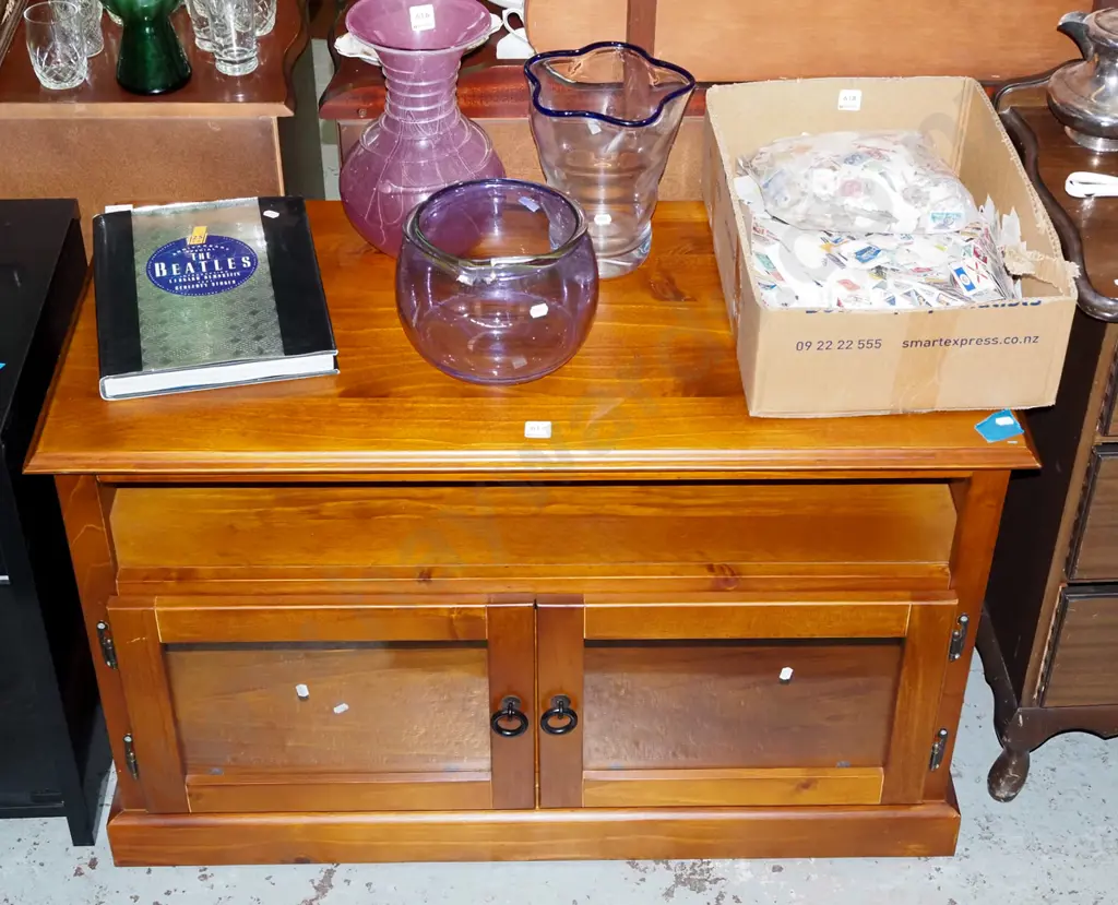 solid pine glazed 2 door entertainment unit Image 1++