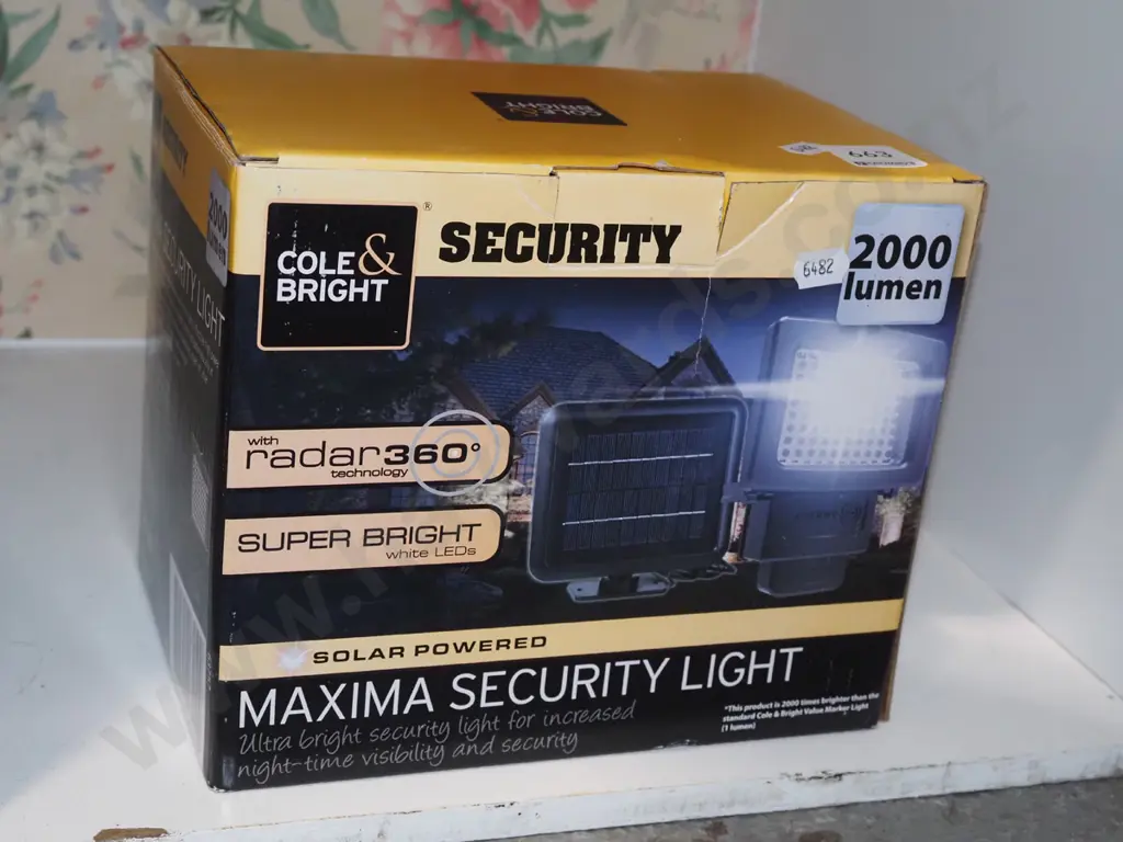 boxed as new old Maxima security light Image 1++
