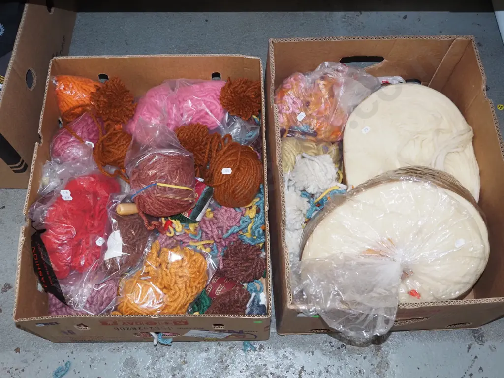 2x boxes of rug makers yarn and hand spun wool - green dots Image 1++