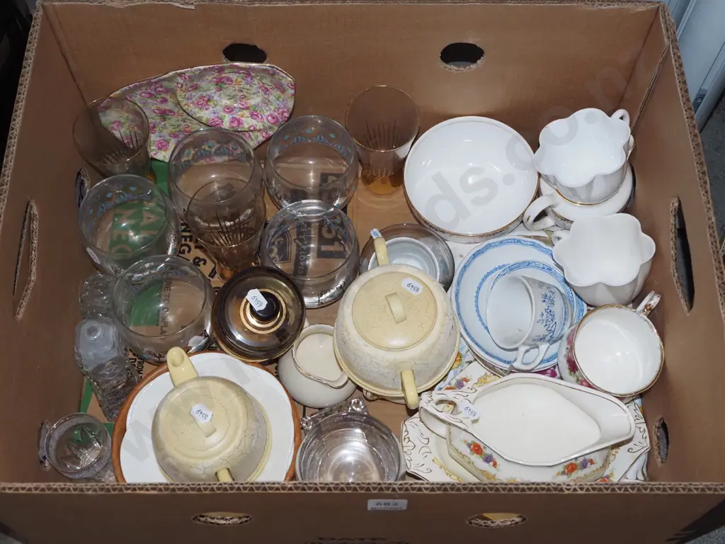 box; glass ware, cups, bowls etc Image 1++