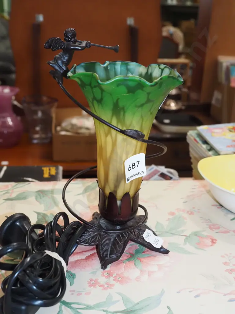 reproduction Tiffany stye lily lamp Image 1++