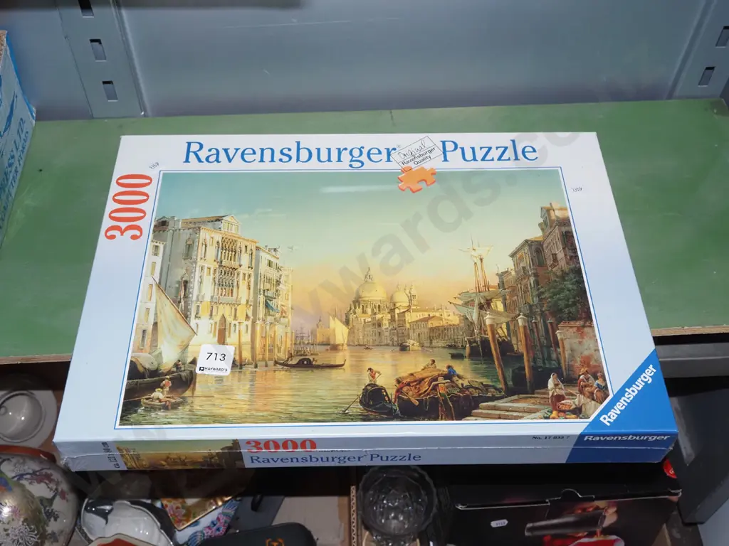 box; 3000 piece puzzle Image 1++