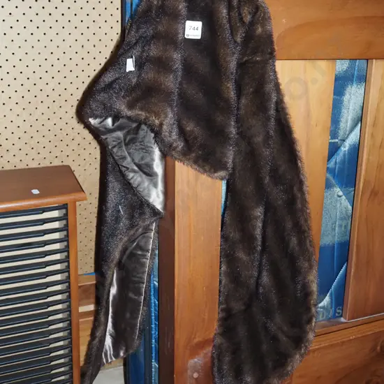 faux fur stole