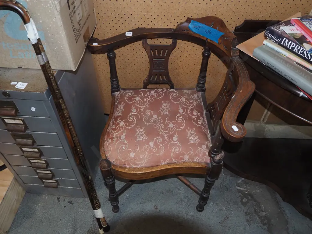 restorer's Victorian turned leg corner chair Image 1++