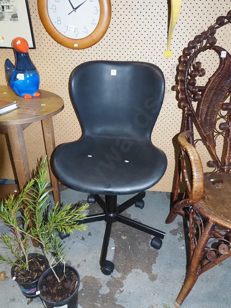 black vinyl office chair Image 1++