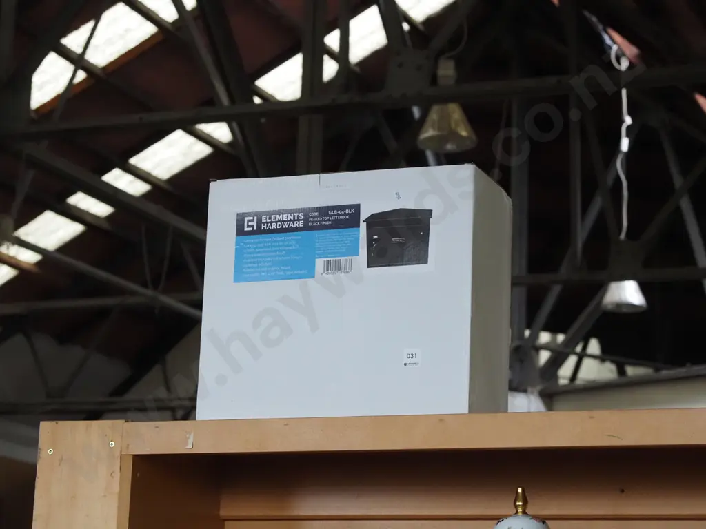 as new boxed peaked top letterbox Image 1++