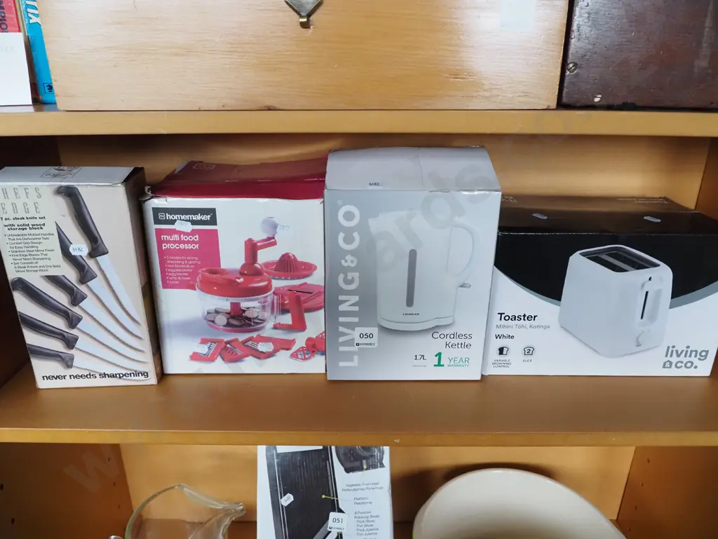 knives, food processor, kettle, toaster Image 1++