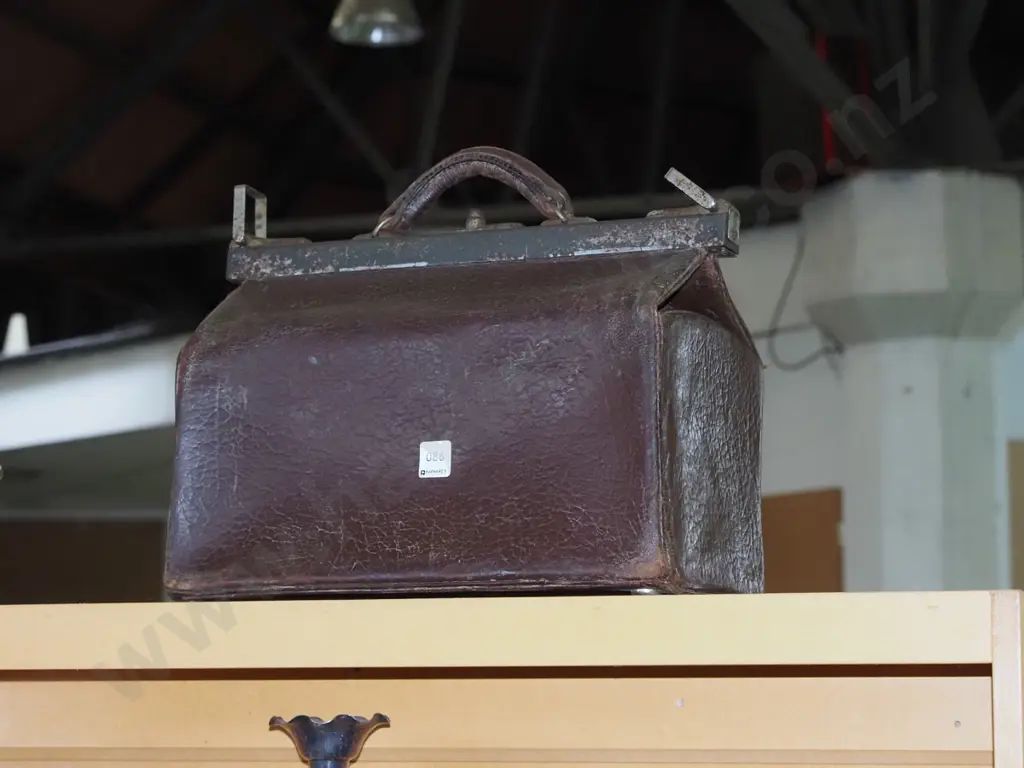 doctor's bag Image 1++