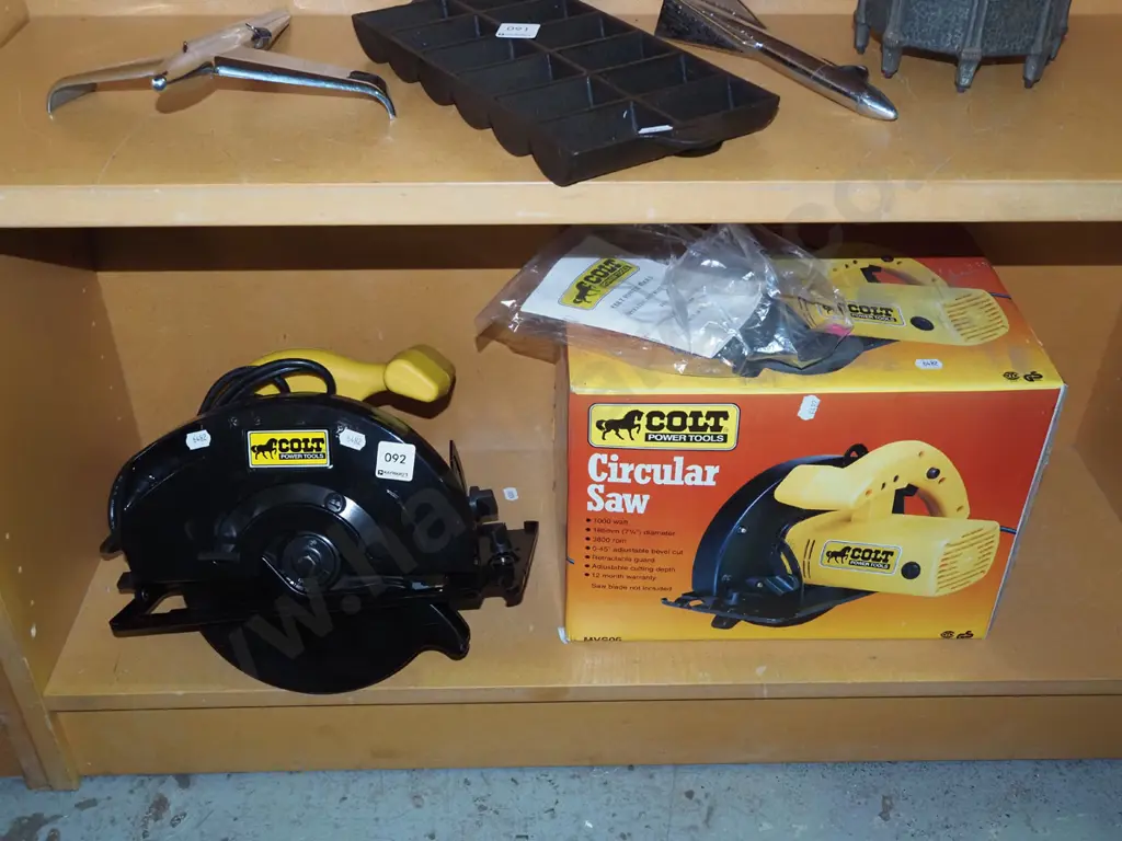as new boxed Colt circular saw Image 1++