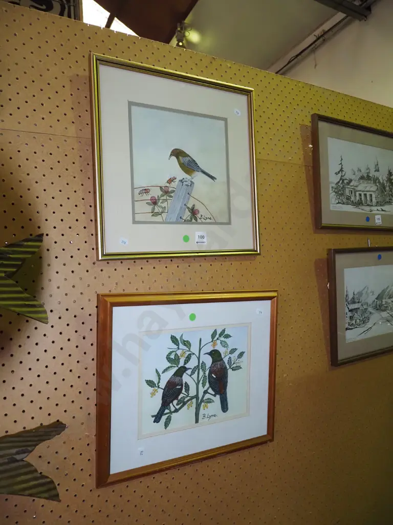 B. Lyne framed prints - birds - green dots Image 1++