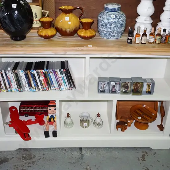 wood topped white painted bookcase H910 W400 