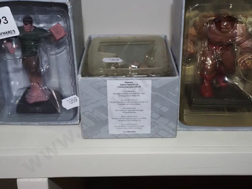 5x boxed action figurines H150 Image 1++