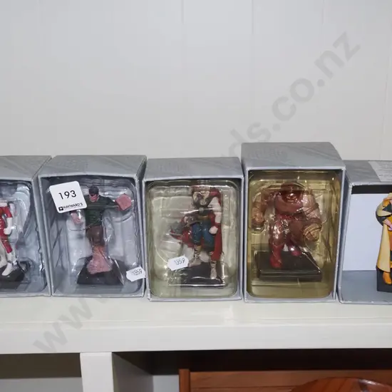 5x boxed action figurines H150