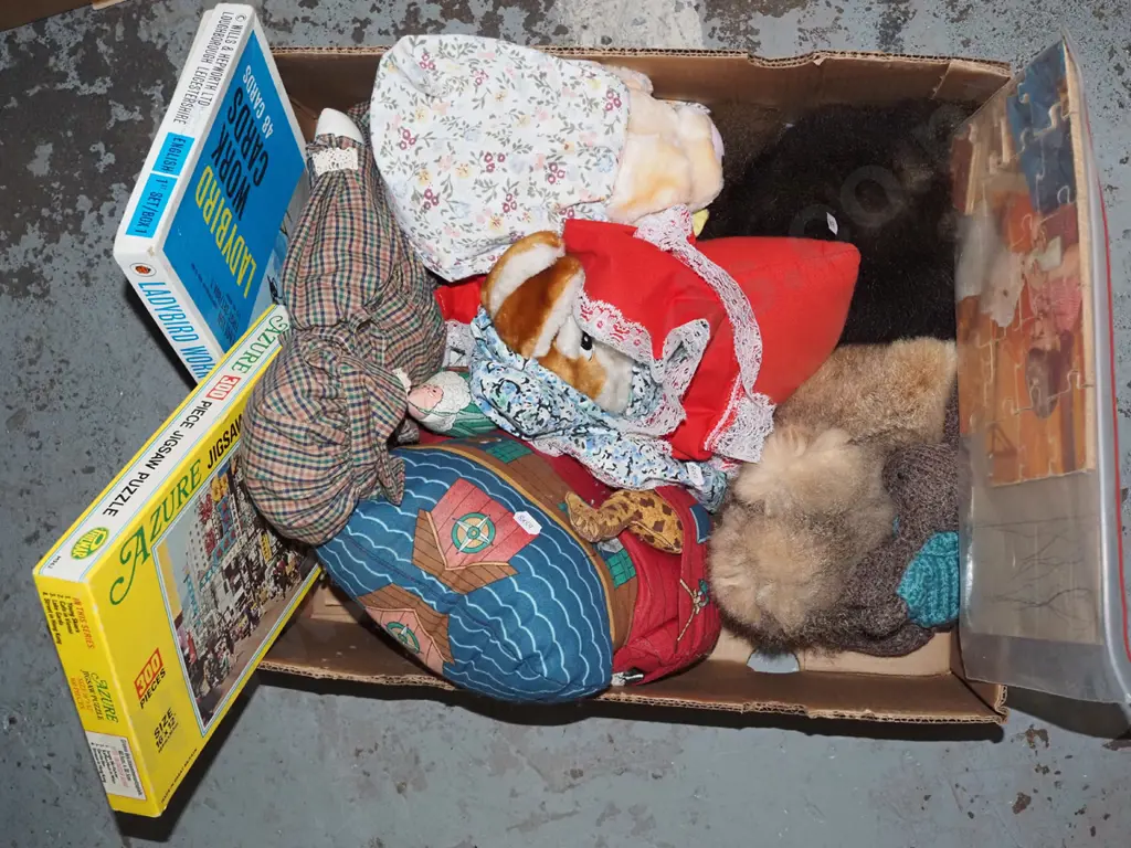 box; puzzles, soft toys Image 1++