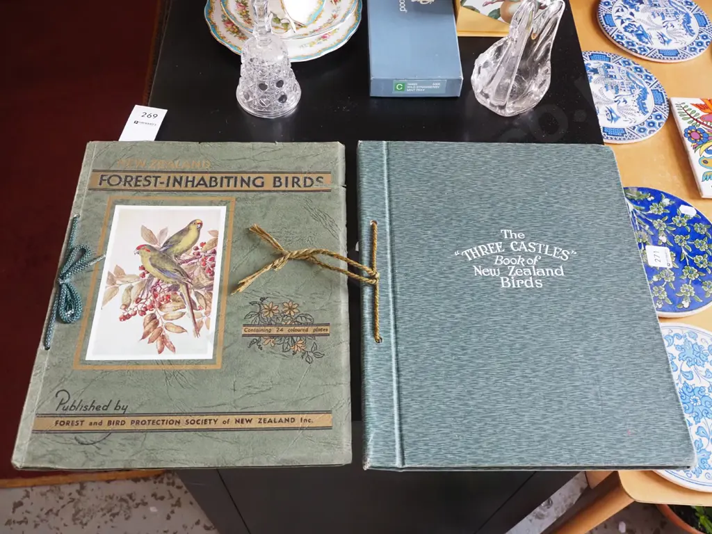 2x NZ bird books Image 1++